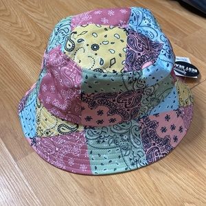 Bucket hat